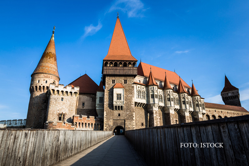 Castelul Corvinilor din Hunedoara a fost jefuit. Hotii au plecat cu banii luati pe bilete saptamana trecuta