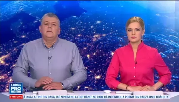 O ambulanta in care se aflau doi pasageri s-a ciocnit marti de un taximetru, in Capitala. Ce suspecteaza politistii