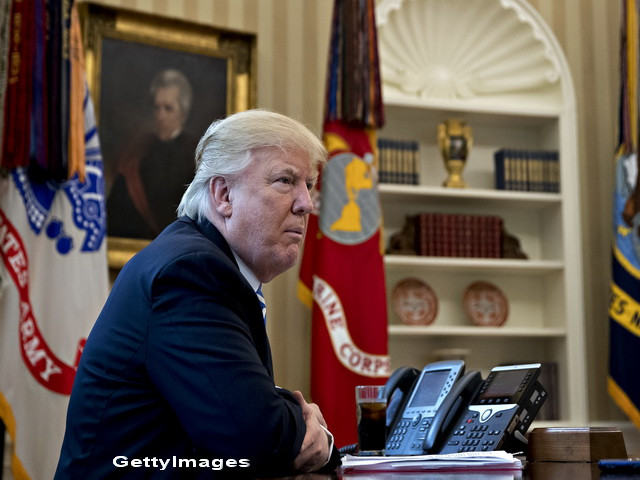 Donald Trump s-a laudat ca zeci de avioane de lupta F-35 au survolat nedetectate Japonia. CNN il contrazice: Nu e Top Gun