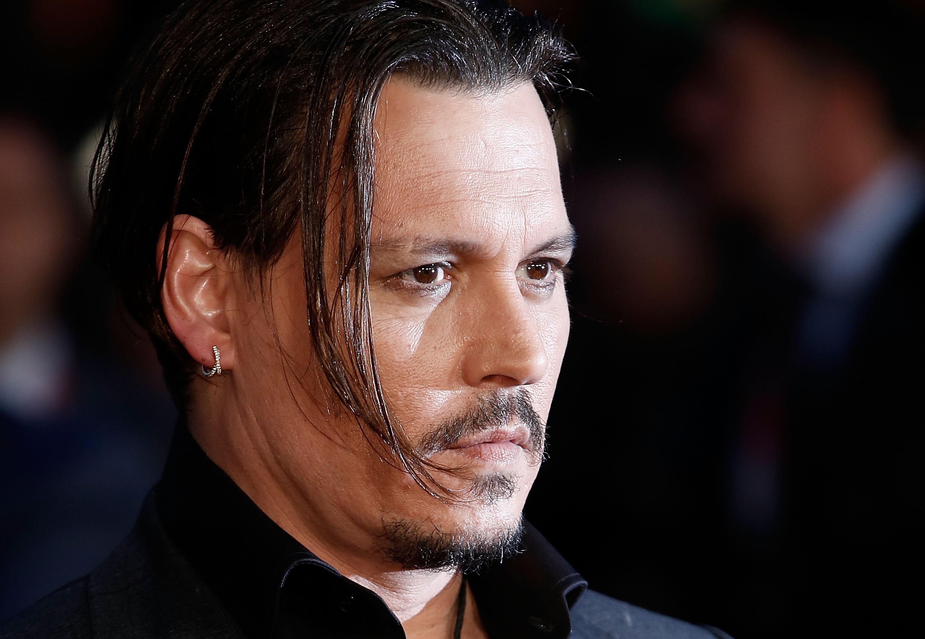 Secretul nebanuit al lui Johnny Depp! Ce face de fiecare data cand apare intr-un film
