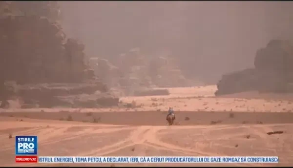 Desertul cu nisip rosiatic unde turistii se pot simti exact ca in Martianul. Pelicula s-a turnat in acelasi loc