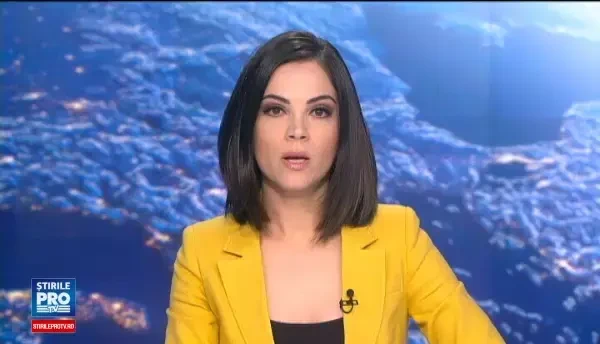 Tanar filmat in timp ce fura bani si un mobil dintr-un magazin de bijuterii. Proprietarii au postat imaginile pe Facebook