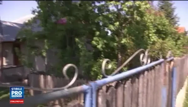 Santier parasit din Targoviste, capcana pentru trecatori. Un barbat este ranit grav dupa ce a cazut intr-un sant