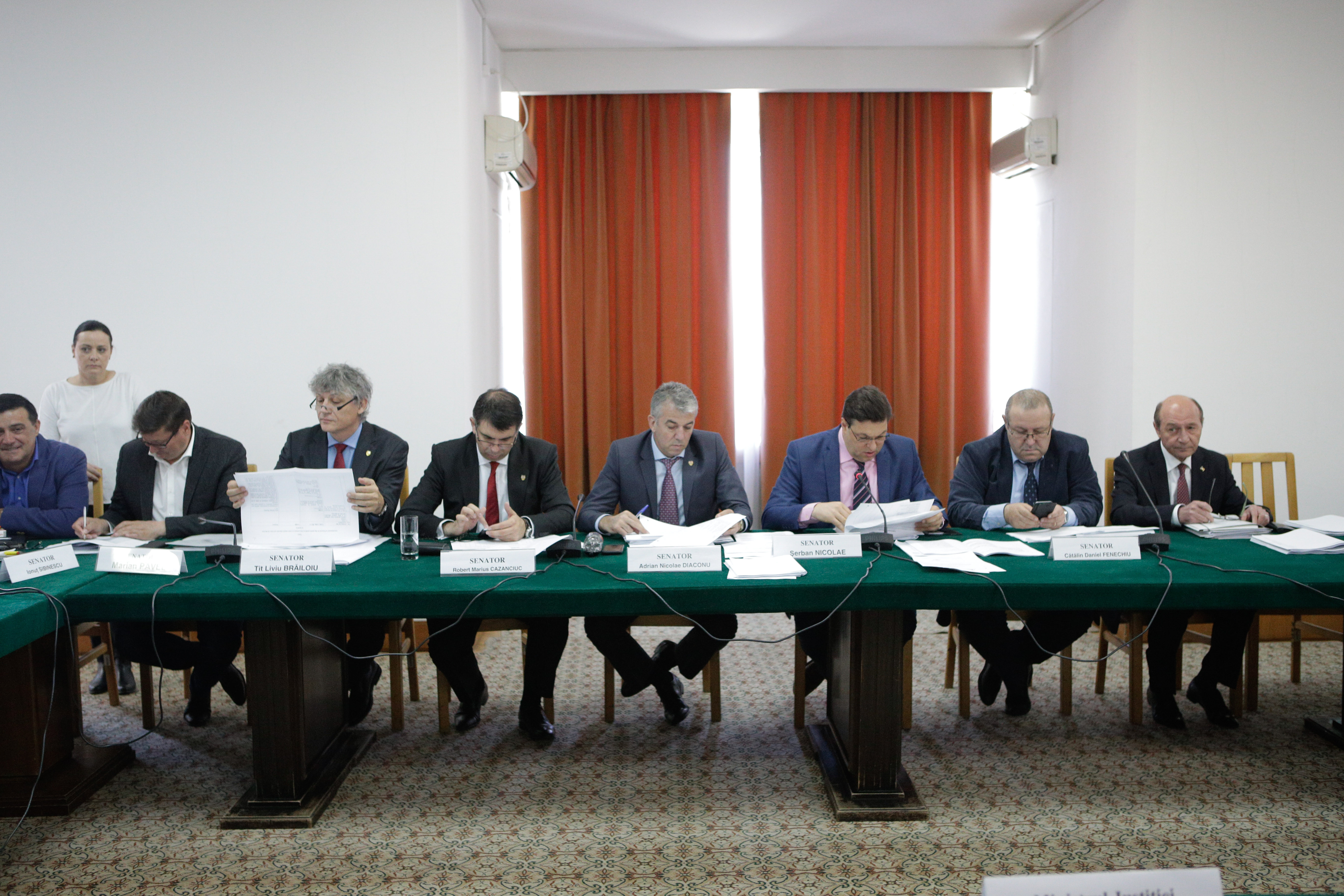 Senatorii din Comisia juridica s-au razgandit in 24 de ore si nu mai vor gratierea coruptilor. "A prevalat intelepciunea"