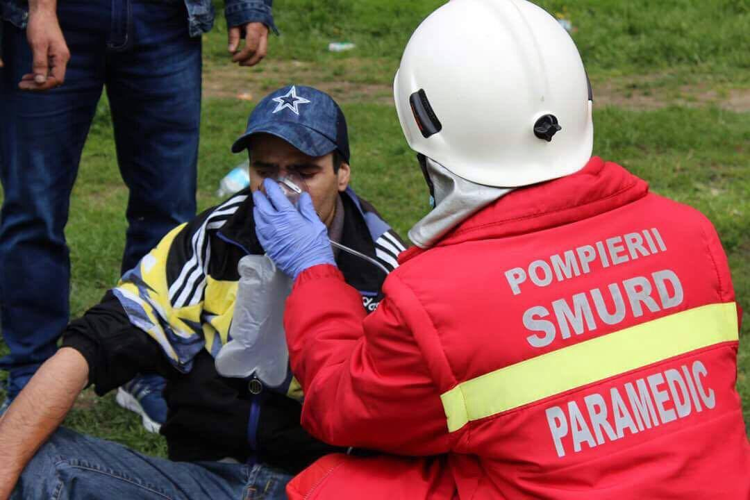 Acoperisul unei cafenele din Brasov a luat foc, fiind nevoie de 5 autospeciale pentru a stinge focul