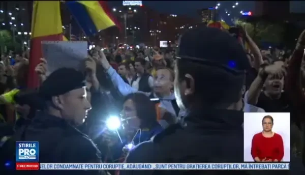 Proteste in Capitala, dar si in alte orase din tara dupa ce senatorii au decis gratierea coruptilor