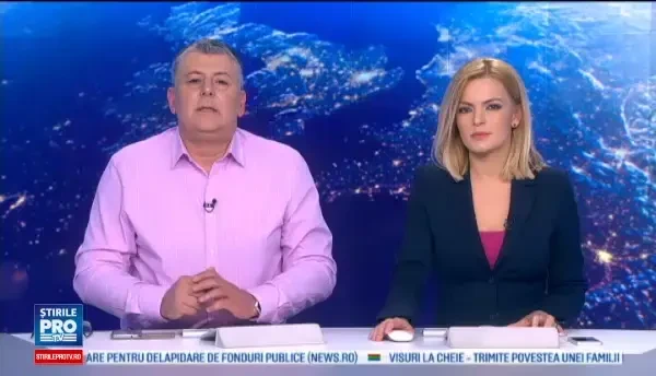 Momente de groaza pentru un barbat care a cazut intr-o groapa uriasa cu PET-uri. Cum a ajuns in aceasta situatie