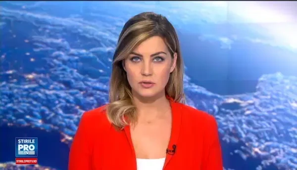 Profesor din Tulcea, retinut dupa ce i-a cerut unei eleve fotografii cu ea nud si apoi a santajat-o. Cum a ademenit-o