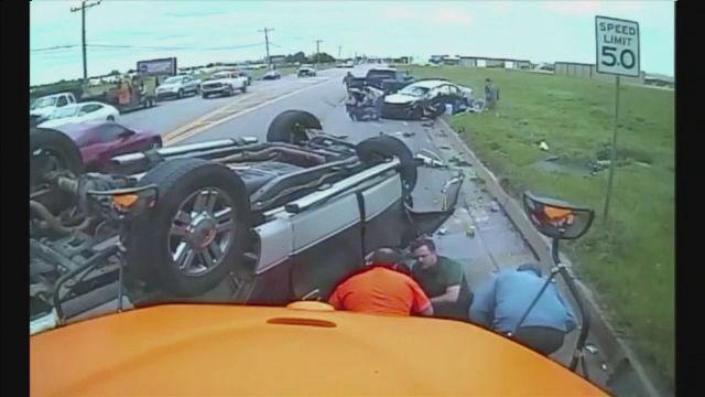 Clipe de groaza pentru cativa elevi din Oklahoma. Scenele surprinse de soferul autobuzului in care se aflau. VIDEO