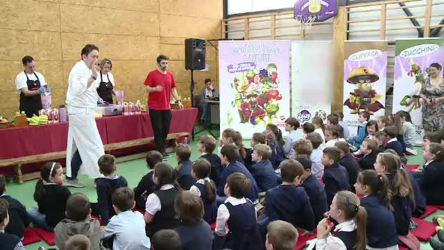 "Sanatatea incepe din farfurie". Un bucatar va merge prin 15 scoli din tara ca sa-i invete pe copii cum sa manance sanatos