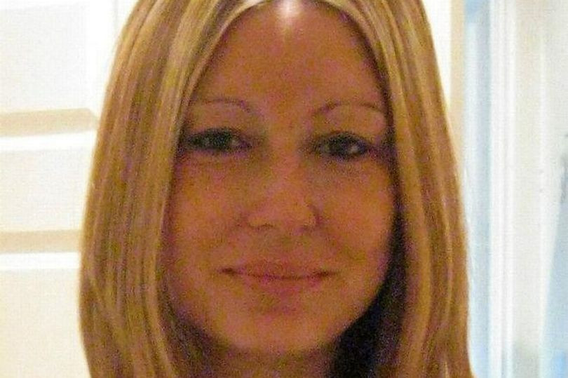 Femeie din Marea Britanie, omorata de vecini pentru ca a spart mingea care a ajuns in gradina ei