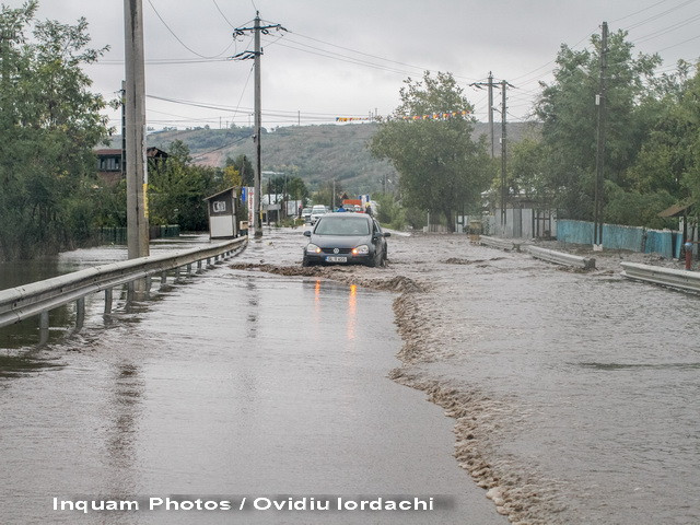 Romania, in alerta meteo, dupa ce un val de tornade a lovit Ungaria. Cod portocaliu de inundatii in 4 judete din sudul tarii