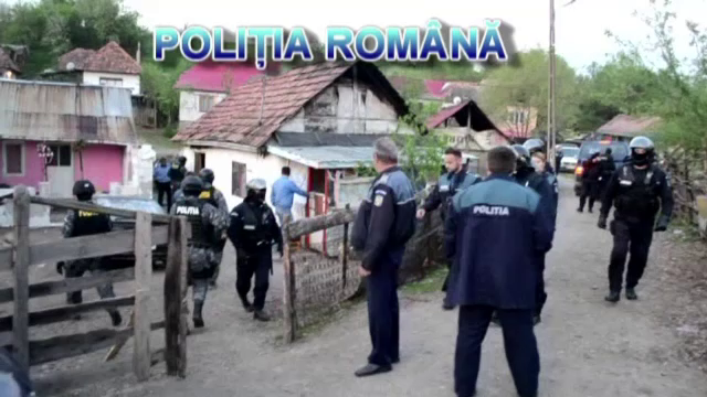 Doi barbati si o femeie, retinuti dupa ce au furat 9000 de lei din casa unor batrani. Cum actionau cei trei