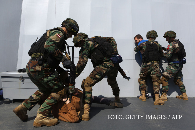 Islamist arestat langa o baza militara din Franta, cu o zi inainte de alegeri. Ce arsenal luase cu el