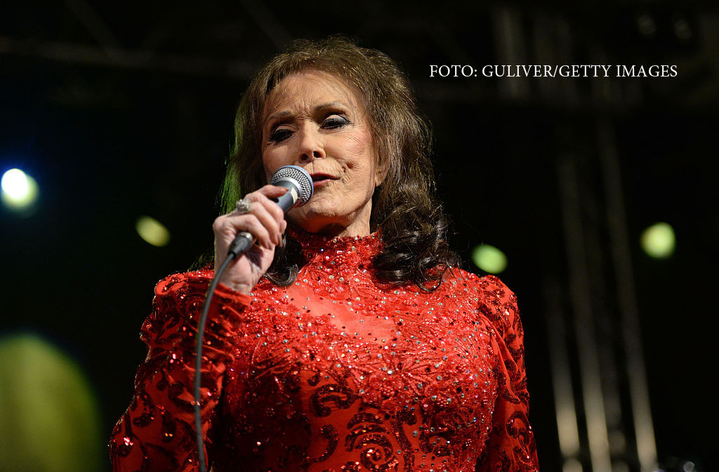 Cantareata de muzica country, Loretta Lynn, spitalizata in urma unui accident vascular cerebral. In ce stare este