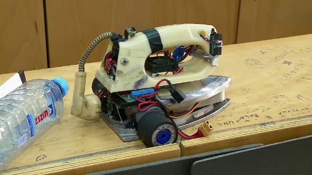 Bataie intre un fier de calcat si un prajitor de paine. Castigatorul ajunge in Japonia