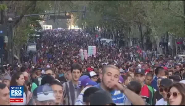 Zeci de mexicani si argentinieni au marsaluit, impreuna cu copiii lor, pentru legalizarea marijuanei. Ce alte cerinte mai au