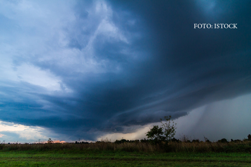 Cod Galben de ploi si vant in 36 de judete. Zonele pentru care a fost emis Cod Portocaliu de inundatii