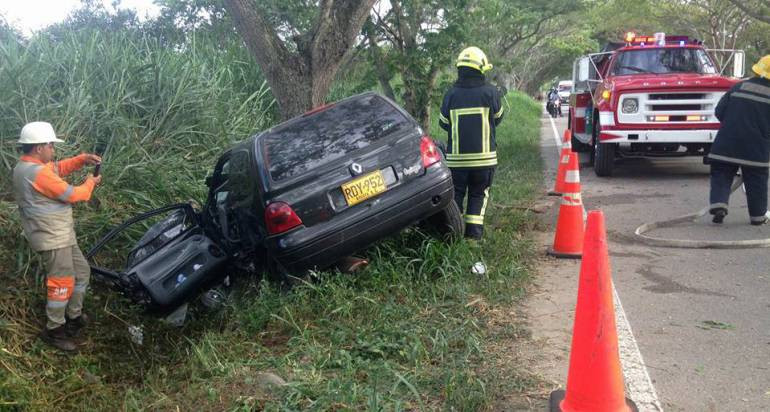 Un tanar fotbalist columbian a murit intr-un accident rutier. Logodnica sa este in stare critica