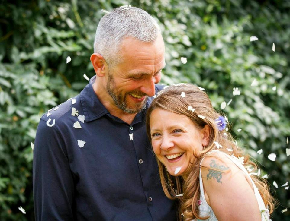 A refuzat sa isi duca sotia moarta la capela timp de 6 zile. Unde a tinut-o barbatul