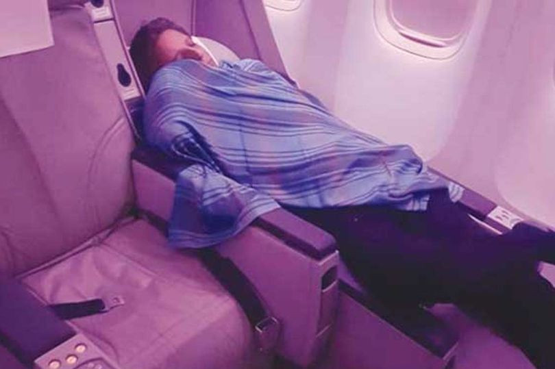 Pilotul unui avion, surprins dormind in timpul unui zbor Islamabad-Londra. La bord se aflau 305 pasageri