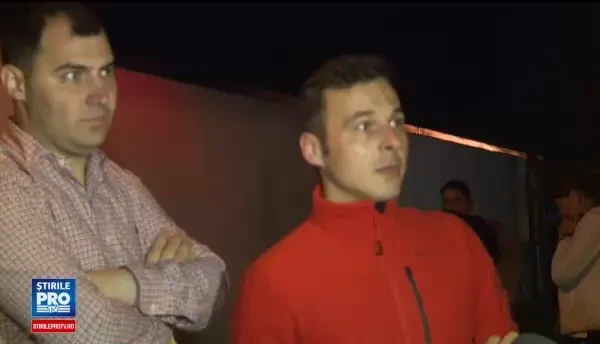 Moarte violenta a unui barbat de 34 de ani, care a intrat cu masina intr-o groapa, in Bucuresti. Masina s-a oprit intr-o casa