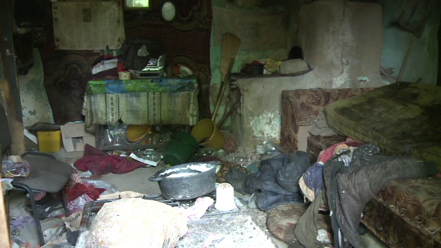 dolj, batrani, inmormantare, buldoexcavator, primarie, sicriu,