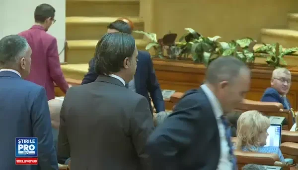 Gesturi obscene si vocabular suburban in Parlament. Vezi domnisoara ca faci fractura si dupa aia nu mai poti sa votezi