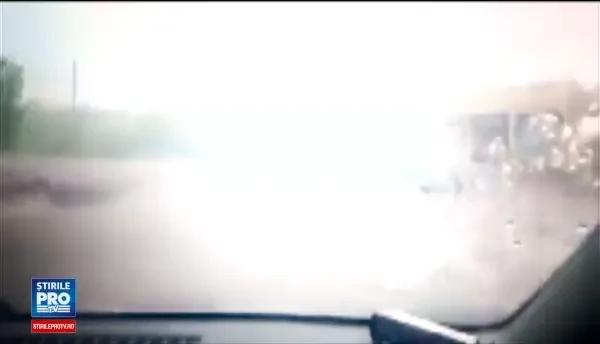 Vremea extrema aduce necazuri in mare parte din tara. Tornada de mici dimensiuni la Constanta, iar la munte s-a intors iarna