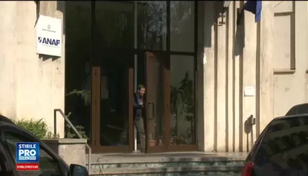 Romanii care au anuntat la ANAF venituri de 30 de ori mai mici. Au declarat ca au gasit bani in curte cand au facut sapaturi