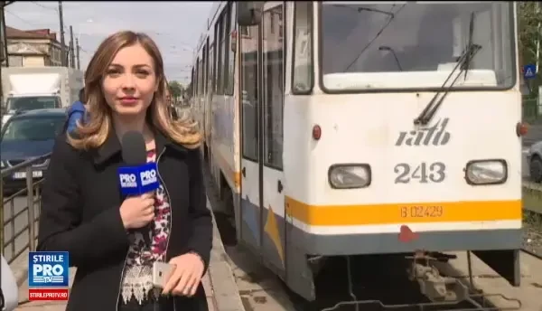Internet gratuit pentru calatorii din RATB. Investitia facuta de Primaria Capitalei in autobuzele vechi de zeci de ani