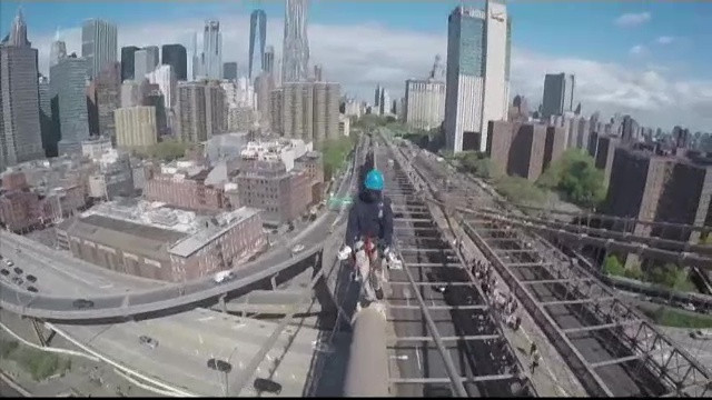 Un loc de munca "la mare inaltime". Ce provocari au zilnic de depasit membrii unitatii speciale din New York