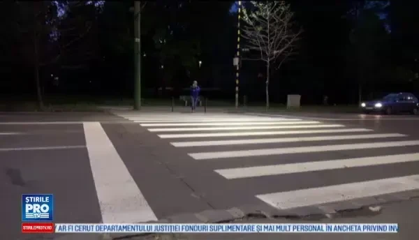 Cea mai moderna trecere de pietoni din Romania, inaugurata. Localnicii spun ca acum au curaj sa treaca strada prin acel loc