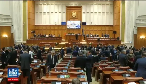 Opozitia va sesiza CCR, in scandalul anchetei alegerilor din 2009. Ce spun specialistii in drept constitutional