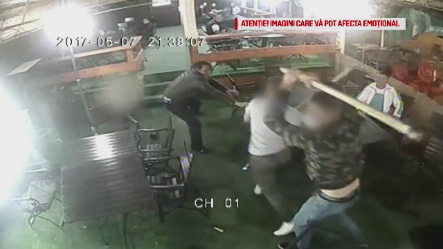 Bataie cu bate si scaune intr-un bar din Timisoara. 5 moldoveni l-au atacat pe proprietar dupa ce nu au mai primit bautura