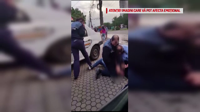 Barbat din Galati, pus la pamant si arestat cu forta, dupa ce ar fi inceput sa injure soferii in mijlocul strazii