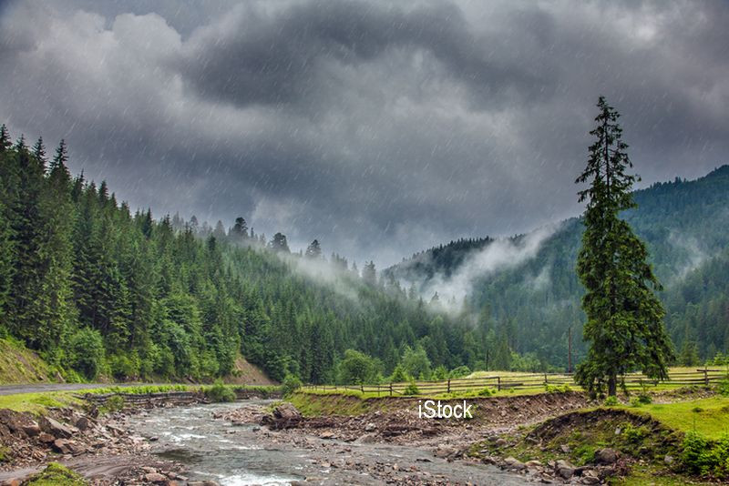 Vremea se incalzeste in toata tara abia luni, iar pana atunci va ploua. Vineri, in Capitala maxima va ajunge la 22 de grade