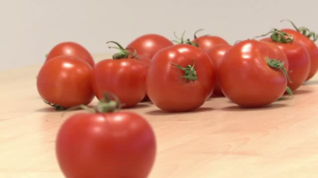 Cum arata rosia romaneasca perfecta si ce gust are. Creatia cercetatorilor de la Facultatea de Stiinte Agricole din Timisoara