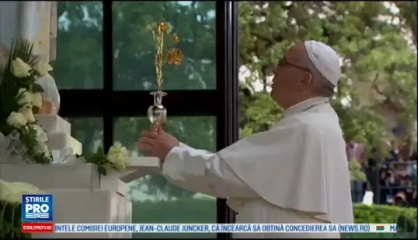 Ceremonie importanta la Fatima. Papa Francisc ii va canoniza pe doi dintre copiii carora li s-ar fi aratat Fecioara Maria