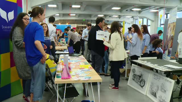 Targul de voluntariat si cursuri de educatie ''nonformala'', in Capitala. Cat de mult ajuta la angajare aceste activitati