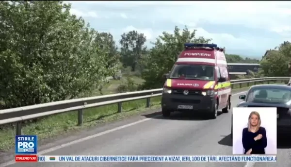 Drumul National 1 a fost din nou scena unui accident grav. O soferita a adormit la volan si a izbit 2 masini pe contrasens