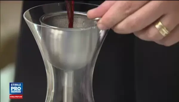 Romanii au inceput sa aprecieze vinul. Cat de mult au crescut vanzarile la cel rose