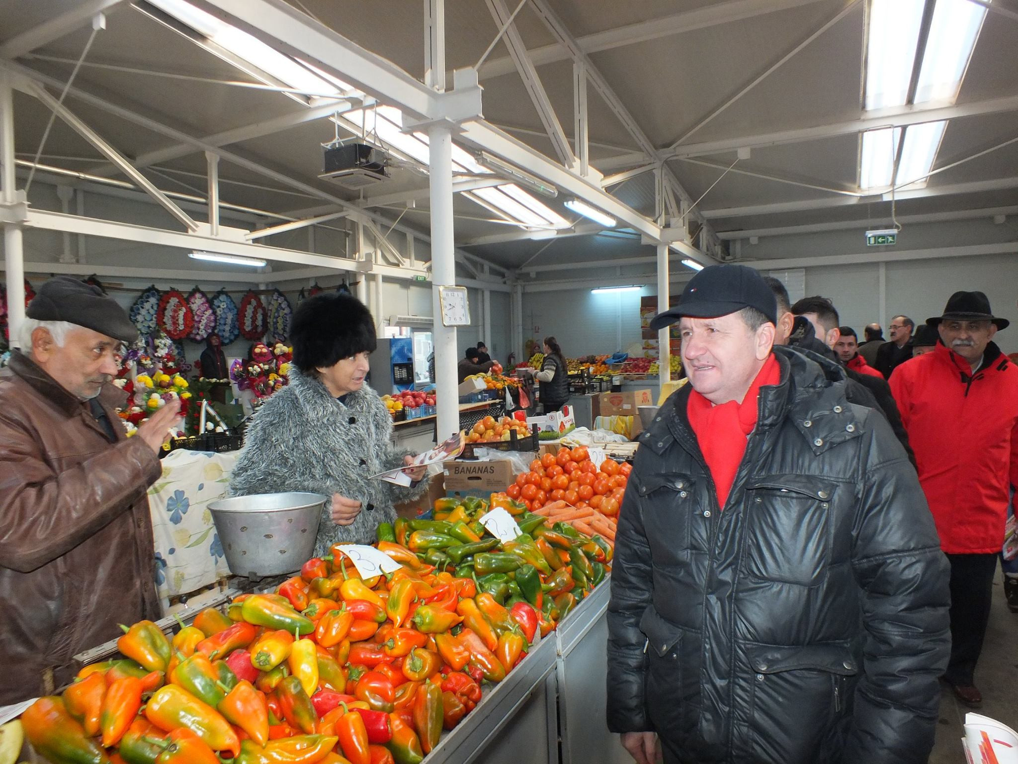 Primarii din Caracal si Pestisani au cumparat iPhone 7 si Galaxy S8 din bani publici, "pentru a face un lucru bun"