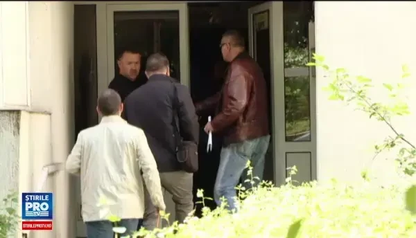 Un tanar din Iasi, care nu si-a mai luat tratamentul pentru schizofrenie, si-a injunghiat mama. Cum l-a gasit tatal in casa