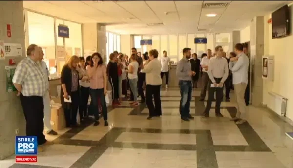 Angajatii de la Finante din toata tara, protest spontan. Activitatea ANAF si a punctelor vamale, paralizata mai multe ore