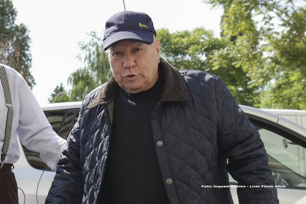 Dosarul Revoluţiei. Preşedintele a aprobat urmărirea penală a amiralului "Cico" Dumitrescu