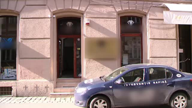 Jaf de proportii in Timisoara. Cativa hoti au reusit sa fuga cu o caseta plina cu bijuterii