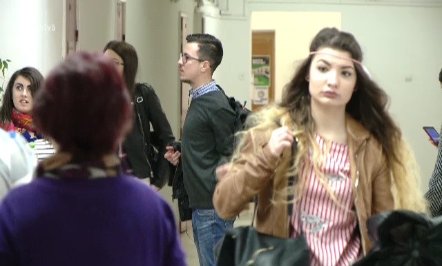 O veste buna si alta proasta pentru studenti. Vor primi burse si in vacanta de vara, insa nu toti vor avea gratuitate la CFR