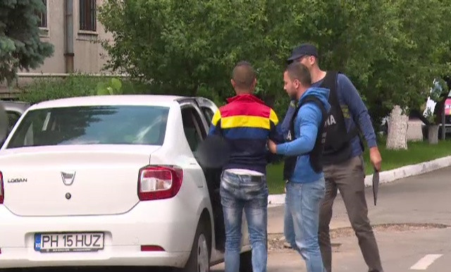Tineri din Prahova, retinuti dupa ce ar fi condus masini fara a avea permis si ar fi furat numere de inmatriculare