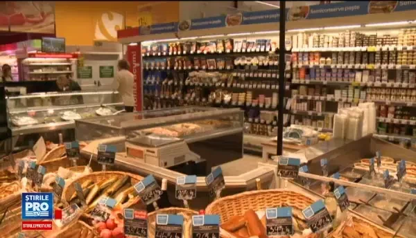 Hypermarketurile vor fi obligate sa doneze alimentele pe cale sa expire. Cat de multa mancare arunca marile magazine